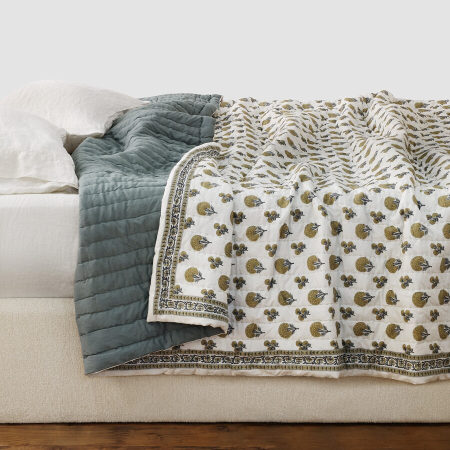 Minimal Soft Woven Bed Quilt