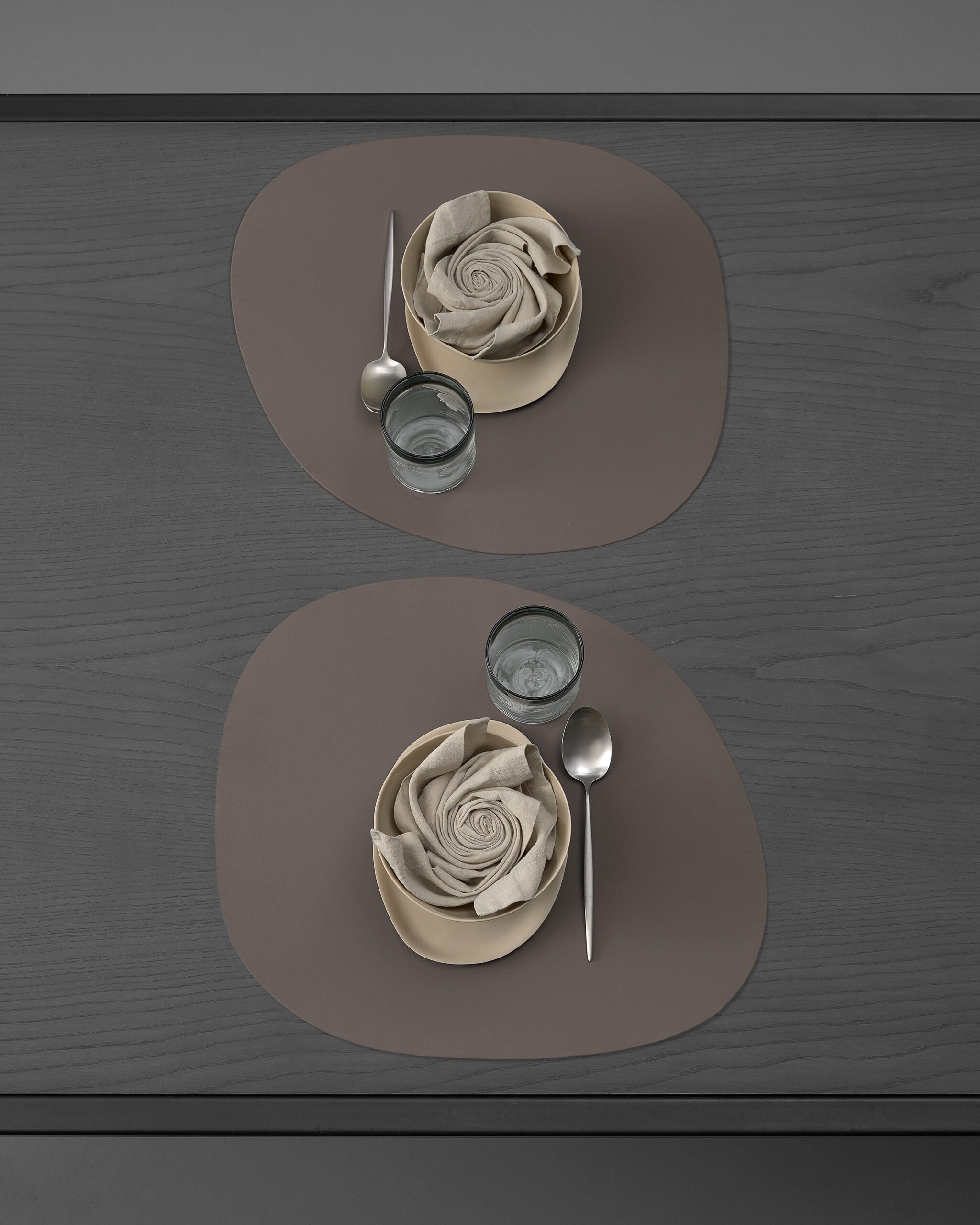 Airy Contrast Woven Placemat for Table Settings - Image 6