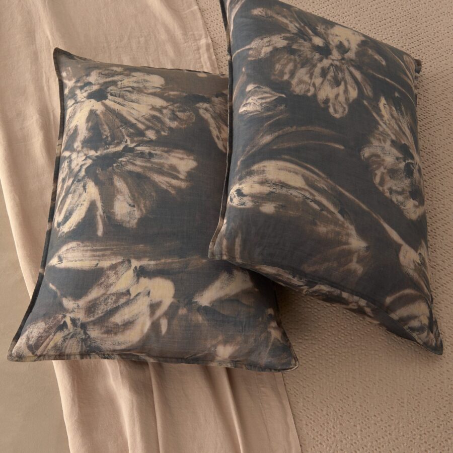 Smooth Painterly Queen Pillowcase Set for Bedding