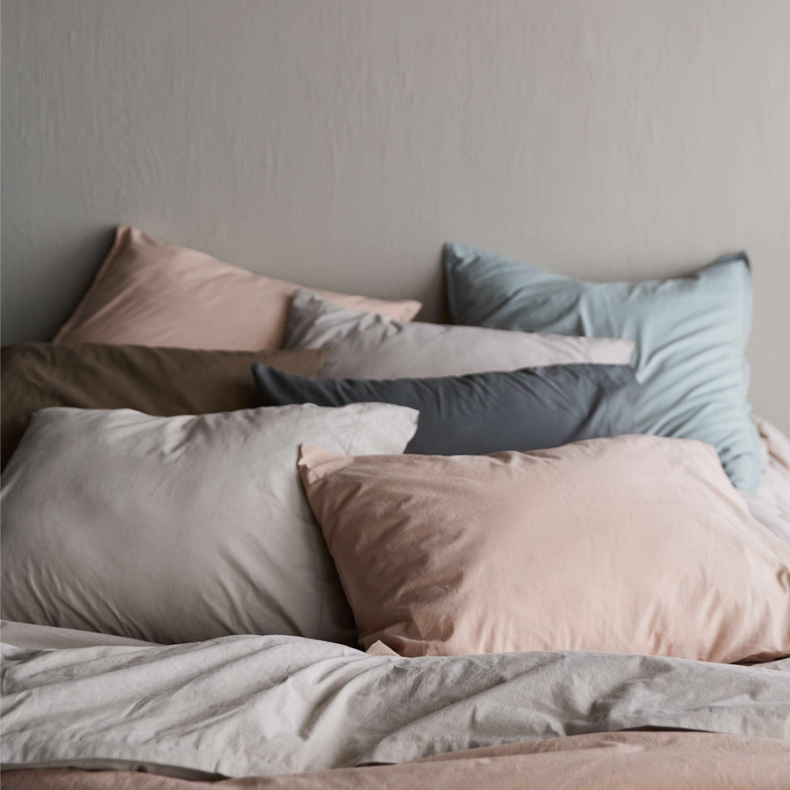 Refined Balanced Woven Decorative Pillow - Image 15