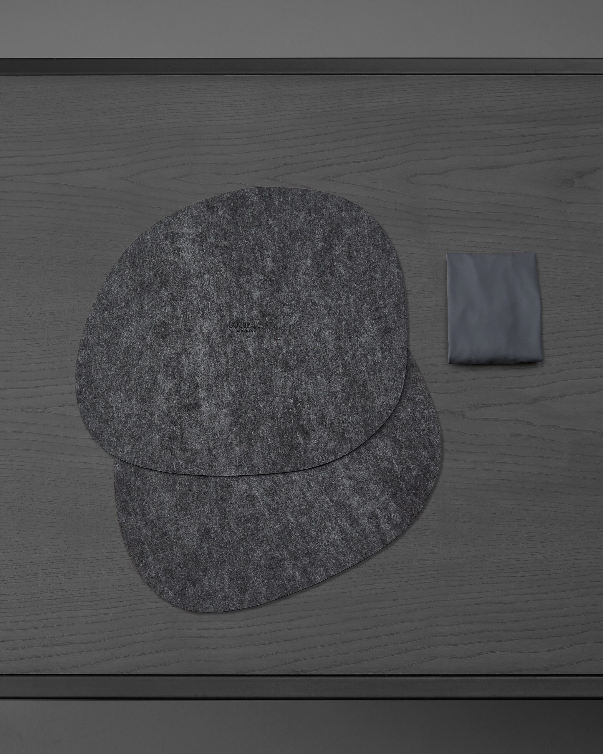 Airy Contrast Woven Placemat for Table Settings - Image 3